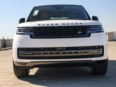 New 2025 Land Rover Range Rover SE image 2