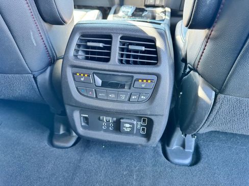 Used 2020 Honda Pilot Black Edition image 15