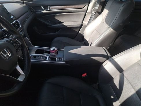 Used 2020 Honda Accord Touring image 6