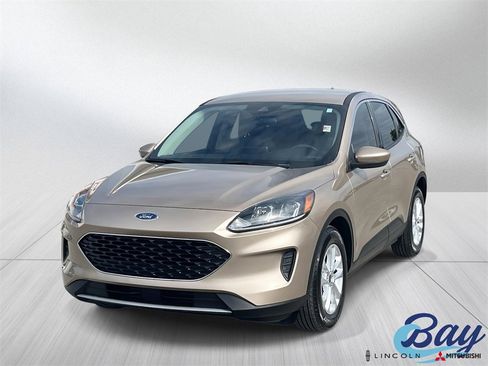 Used 2020 Ford Escape SE image 1