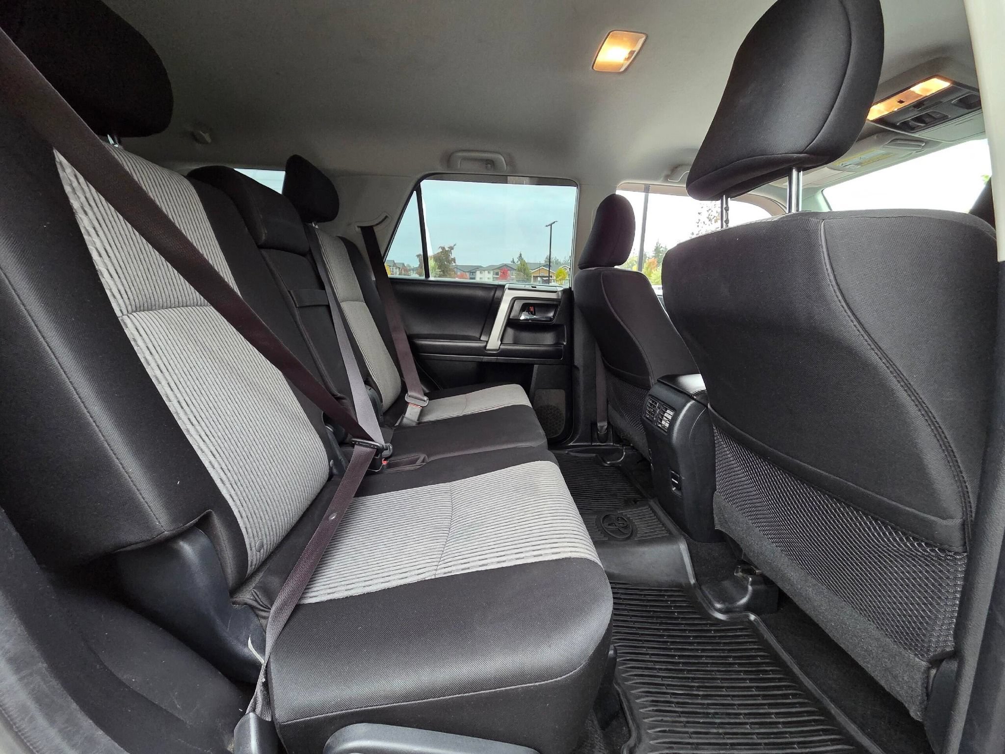 Used 2018 Toyota 4Runner SR5 AWD/4WD image 26