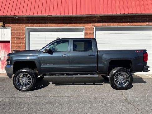 Used 2018 Chevrolet Silverado 1500 LT w/ All Star Edition image 10