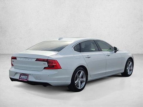 Used 2018 Volvo S90 T5 Momentum w/ Momentum Plus Package image 5