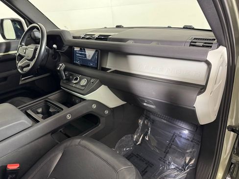 Used 2023 Land Rover Defender 110 S image 30