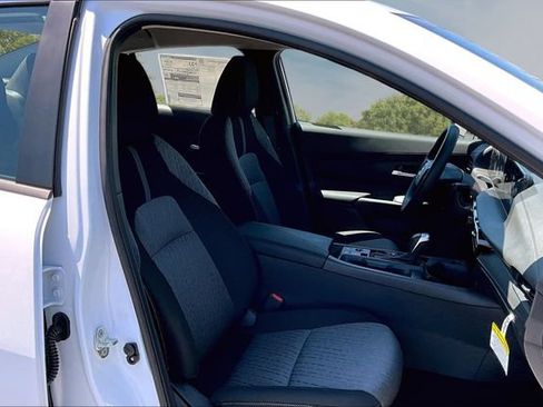 New 2027 Nissan Sentra SV FWD image 10
