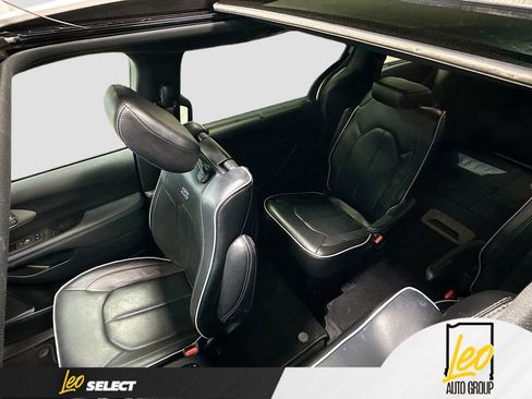Used 2023 Chrysler Pacifica Limited w/ Uconnect Theater Family Group AWD/4WD image 26