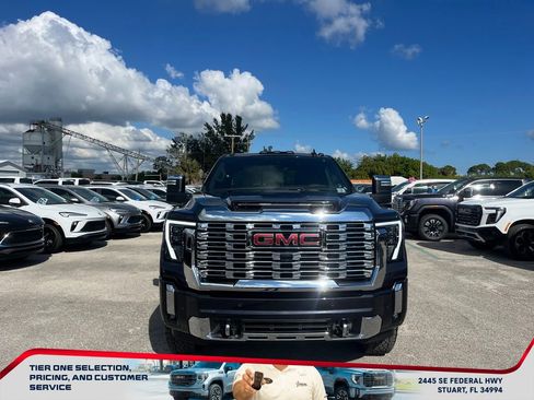 New 2025 GMC Sierra 2500 Denali w/ Denali Reserve Package image 3