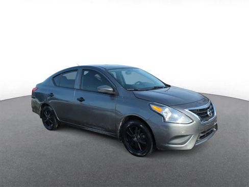 Used 2018 Nissan Versa S Plus image 2