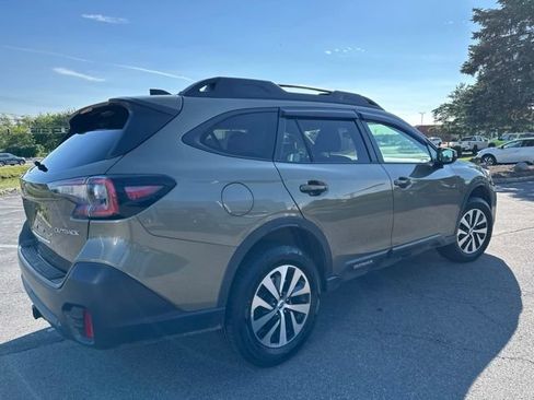 Used 2022 Subaru Outback Premium AWD/4WD image 5