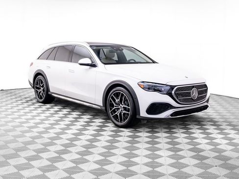 Used 2025 Mercedes-Benz E 450 4MATIC All-Terrain Wagon image 8