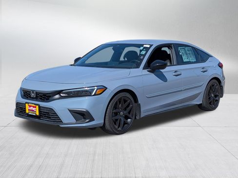 Used 2023 Honda Civic Sport image 3