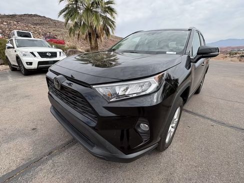 Used 2021 Toyota RAV4 XLE FWD image 1