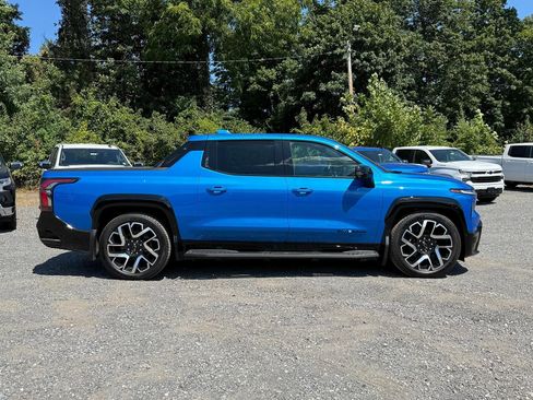 New 2025 Chevrolet Silverado EV RST image 10