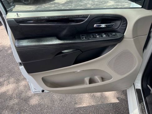 Used 2019 Dodge Grand Caravan SXT w/ Mopar Premium Addition Group FWD image 38