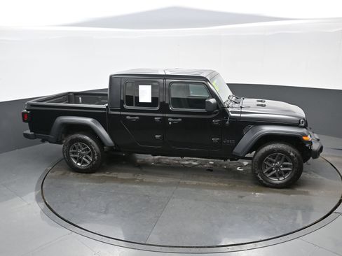 Used 2021 Jeep Gladiator Sport image 35