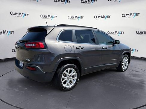 Used 2018 Jeep Cherokee Latitude Plus image 5