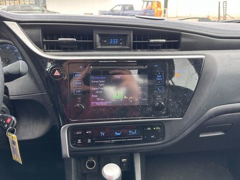 Used 2019 Toyota Corolla LE image 31