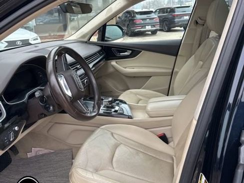 Used 2017 Audi Q7 3.0T Prestige image 6