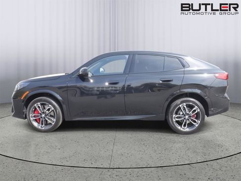 New 2026 BMW X2 xDrive28i w/ Technology Package AWD/4WD image 3