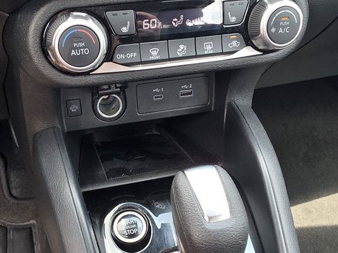 Used 2024 Nissan Versa SR FWD image 15