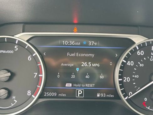 Certified 2024 Nissan Sentra SV image 40