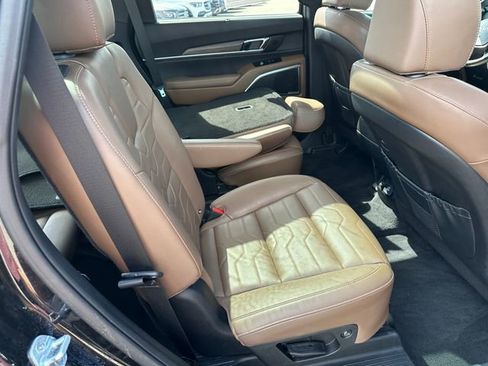 Used 2022 Kia Telluride SX w/ SX Prestige Package image 12
