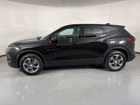 Used 2025 Chevrolet Blazer LT FWD image 5