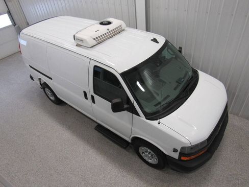 Used 2019 Chevrolet Express 2500 2500 3dr Cargo Van w/ Safety Package image 5