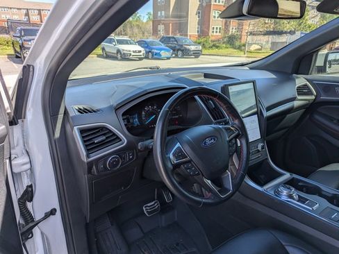 Used 2022 Ford Edge ST-Line image 11
