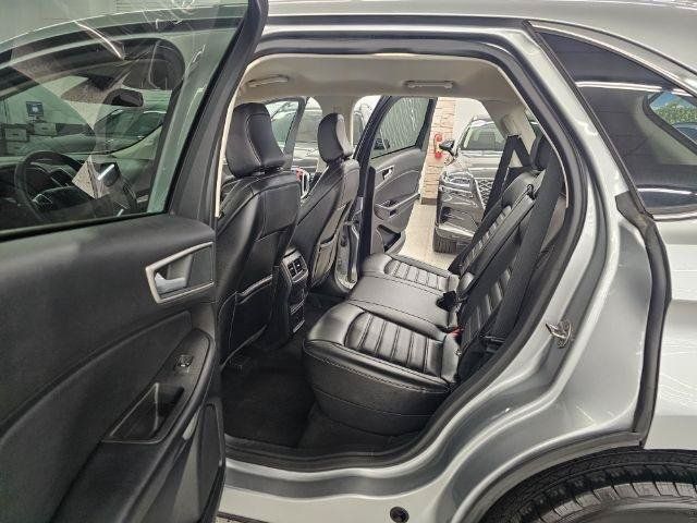 Used 2024 Ford Edge SEL AWD/4WD image 9