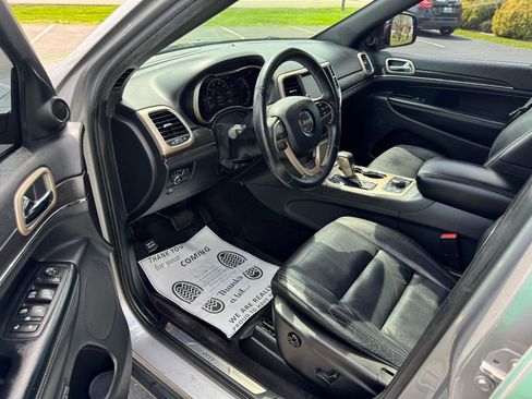 Used 2017 Jeep Grand Cherokee Limited image 14