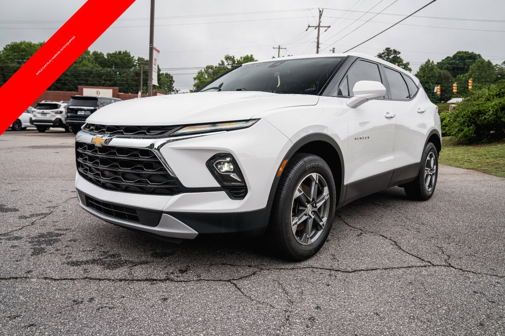 Used 2023 Chevrolet Blazer LT FWD image 3