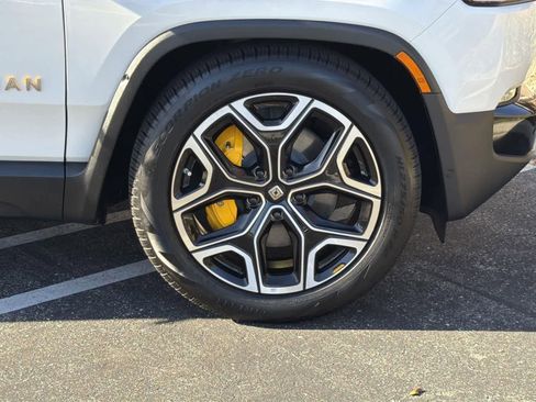 Used 2022 Rivian R1S Launch Edition image 41