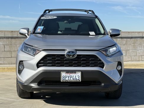 Used 2020 Toyota RAV4 XLE Premium image 6