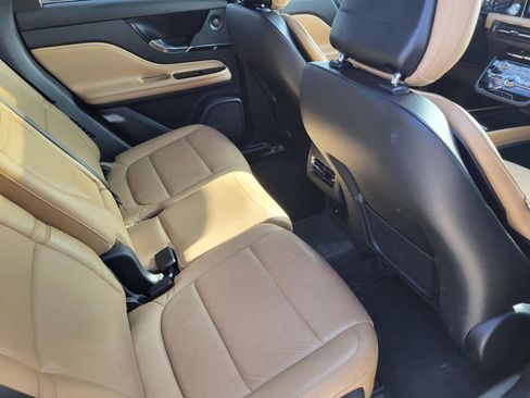 Used 2020 Lincoln Corsair Reserve w/ Rear Removable Package Tray image 11