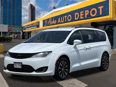 Used 2018 Chrysler Pacifica Touring-L w/ Premium Audio Group
