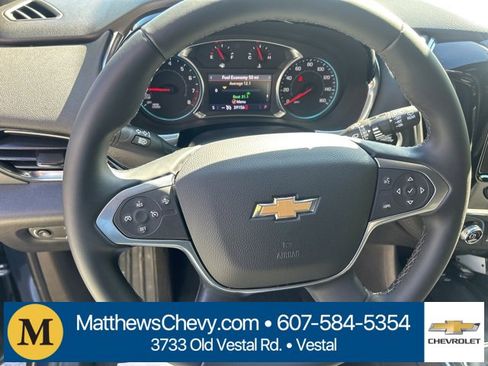 Used 2023 Chevrolet Traverse LT image 23