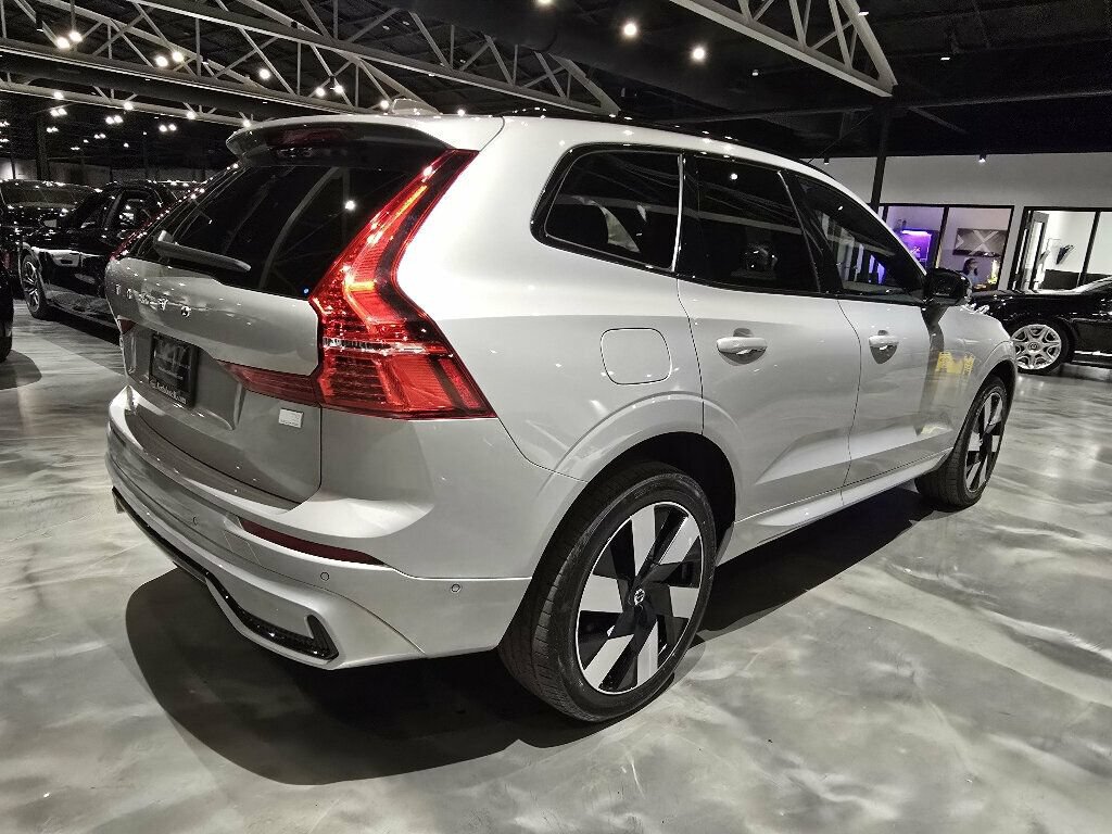 Used 2024 Volvo XC60 T8 Plus w/ Climate Package AWD/4WD image 5