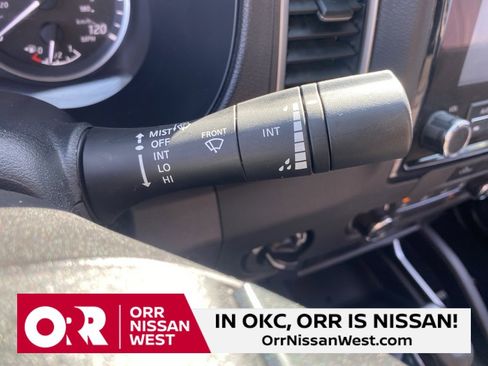 Used 2024 Nissan Frontier SV image 28