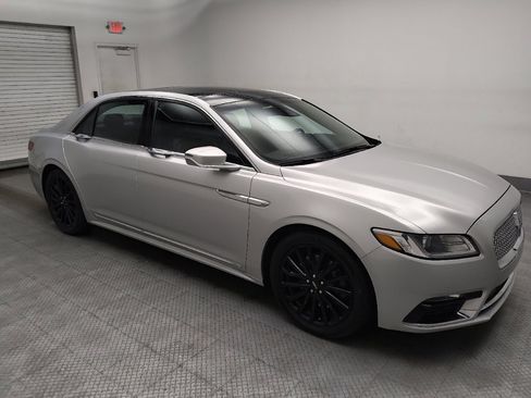 Used 2017 Lincoln Continental Select w/ Climate Package AWD/4WD image 11