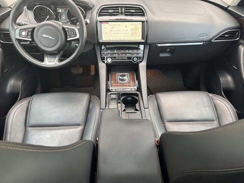 Certified 2020 Jaguar F-PACE Prestige AWD/4WD image 17