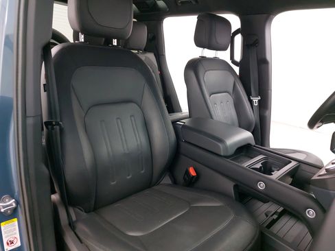 Used 2021 Land Rover Defender 110 X-Dynamic HSE image 12