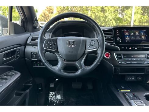 Used 2024 Honda Passport TrailSport image 16
