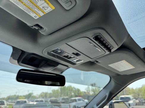 Used 2023 Ford F250 Lariat w/ Lariat Ultimate Package image 38