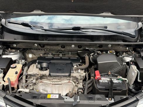 Used 2018 Toyota RAV4 LE w/ All Weather Liner Package AWD/4WD image 15