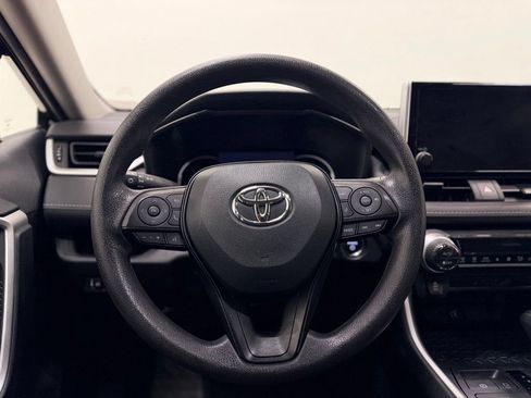 Used 2025 Toyota RAV4 XLE AWD/4WD image 14