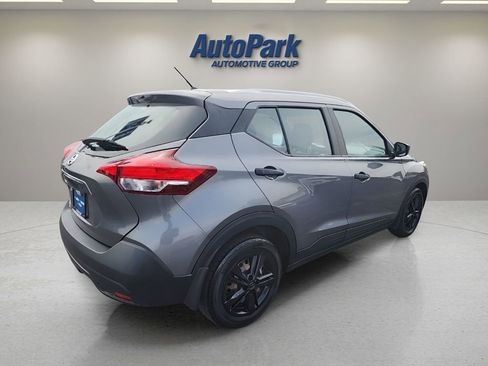 Used 2019 Nissan Kicks S FWD image 8