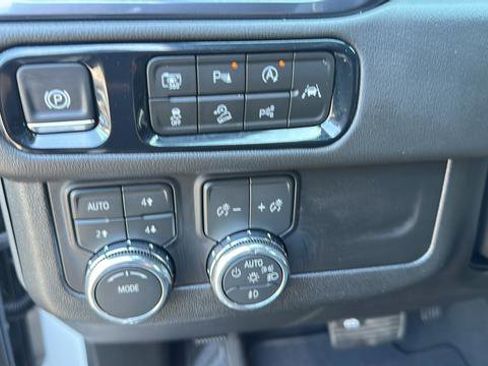 New 2026 GMC Yukon XL AT4 w/ AT4 Premium Package AWD/4WD image 20