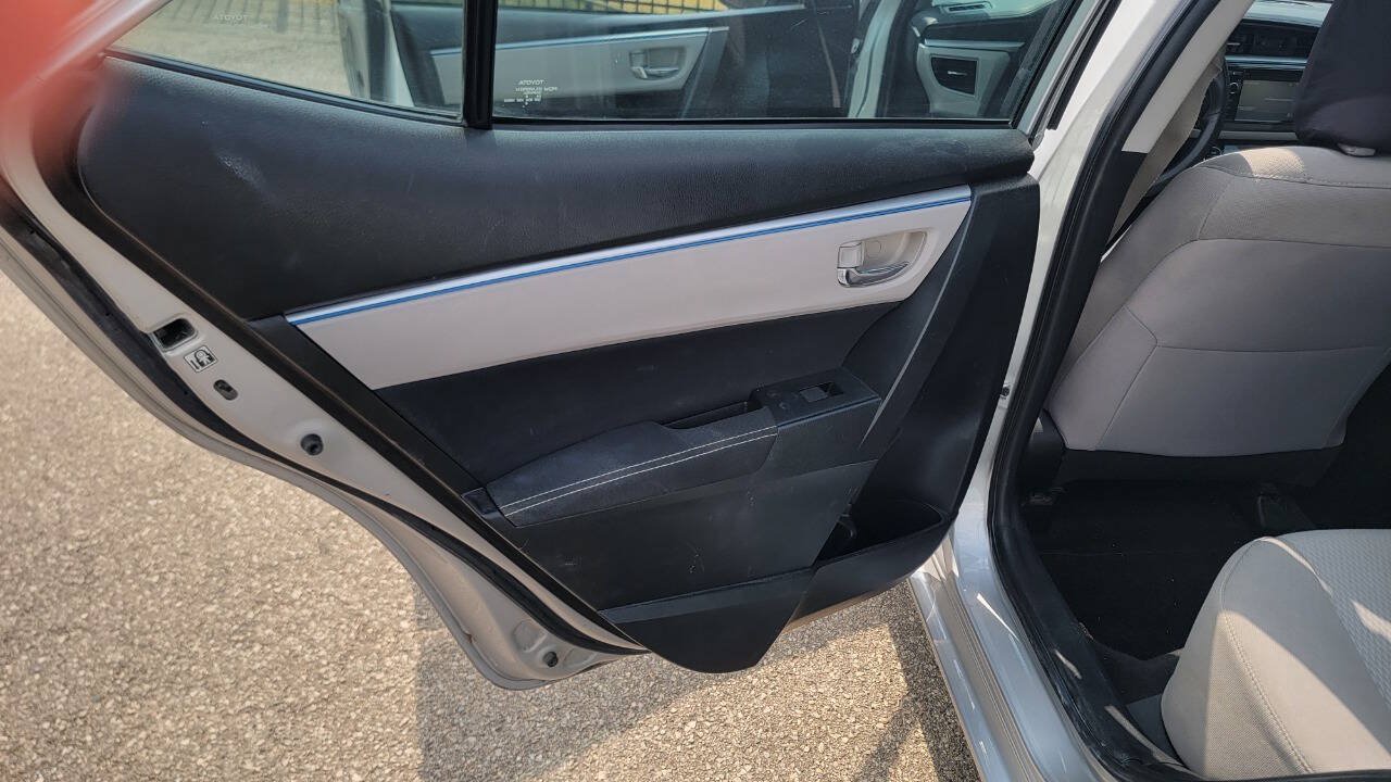 Used 2016 Toyota Corolla LE FWD image 21