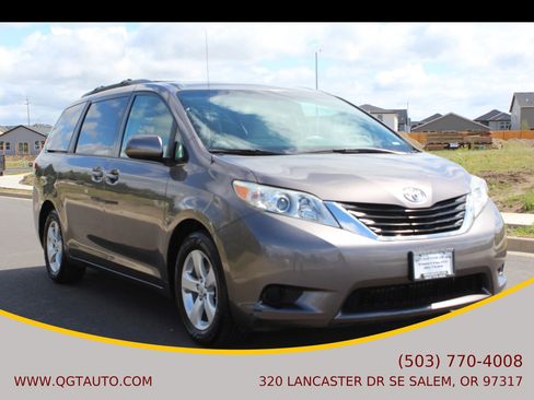Used 2012 Toyota Sienna LE FWD image 7